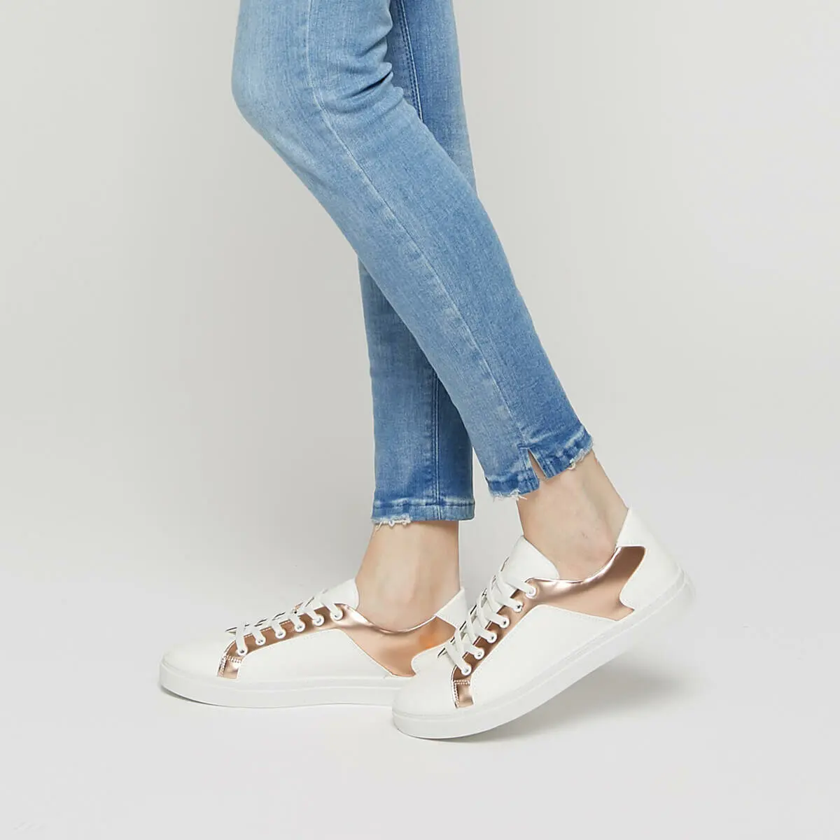 Женские Серебристые кроссовки FLO CS19044 Art Bella | Обувь