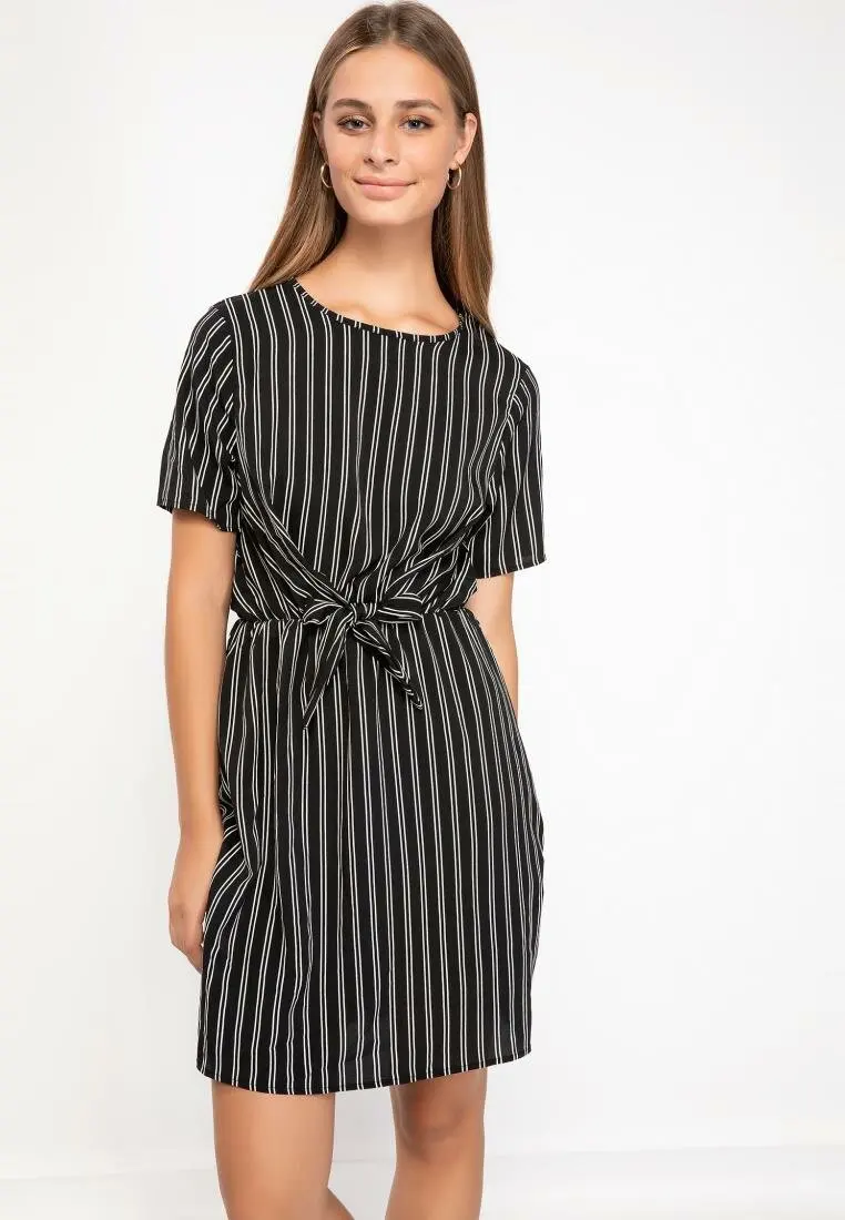 Женское платье с бантом DeFacto летнее в полоску коротким рукавом и высокой талией