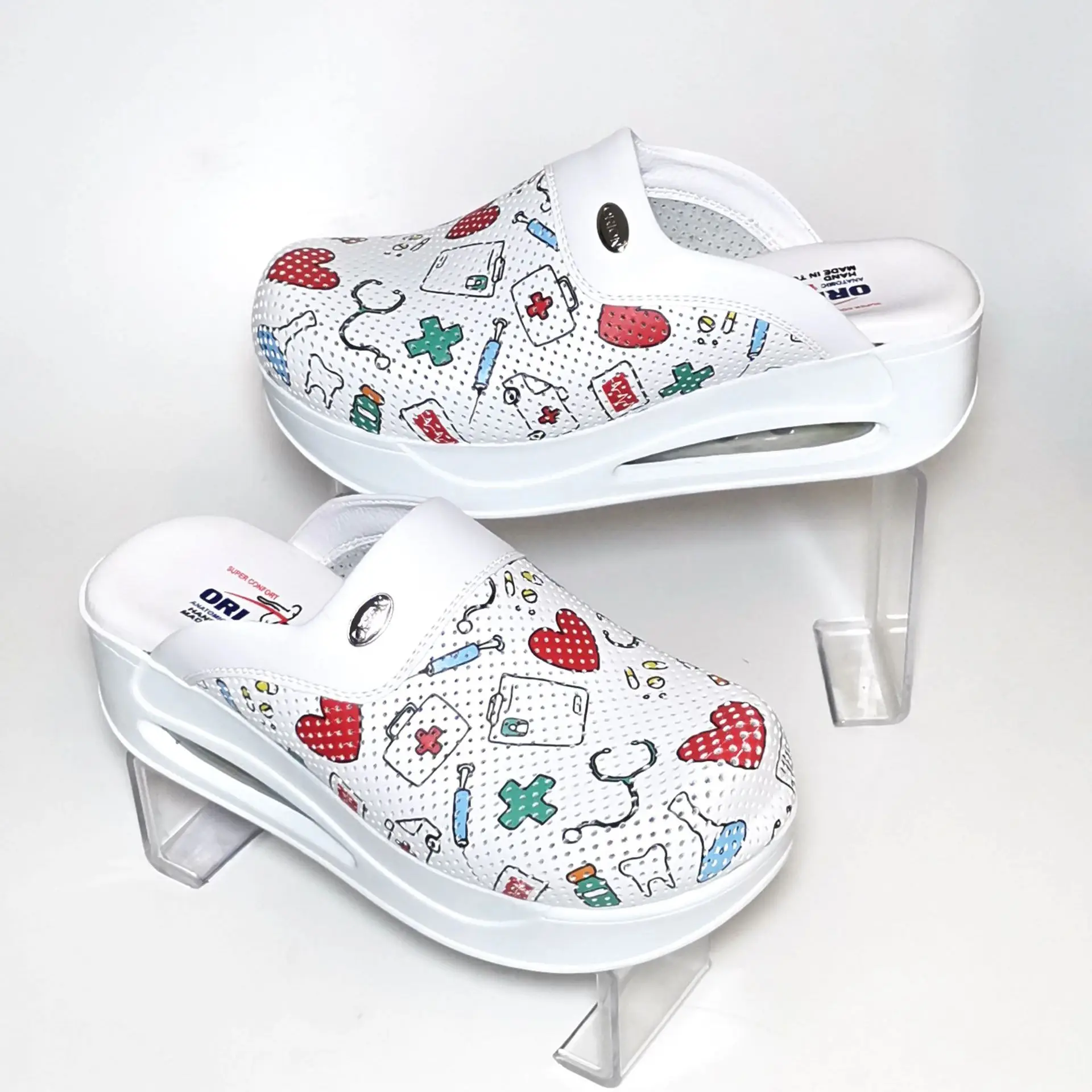 

2022 New Orthopedic Sabo Women Slippers Sandals Shoes Nurse Doctor Hospital Medical Casual Quality Soft Comfort Anti-Slip Clogs