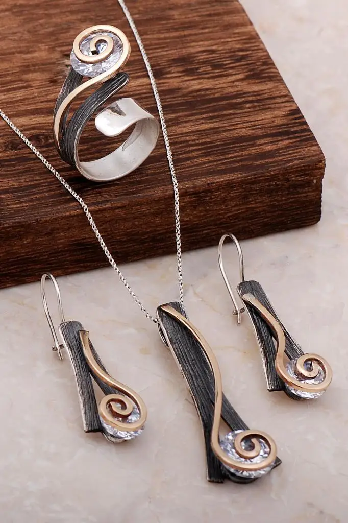 

Design Handmade Silver Set 2027Hand Made Silver Jewellery Set