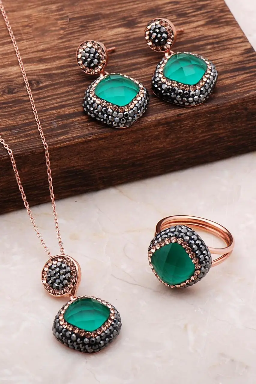 

Peridot Stone Rose Silver Set 2068Hand Made Silver Jewellery Set