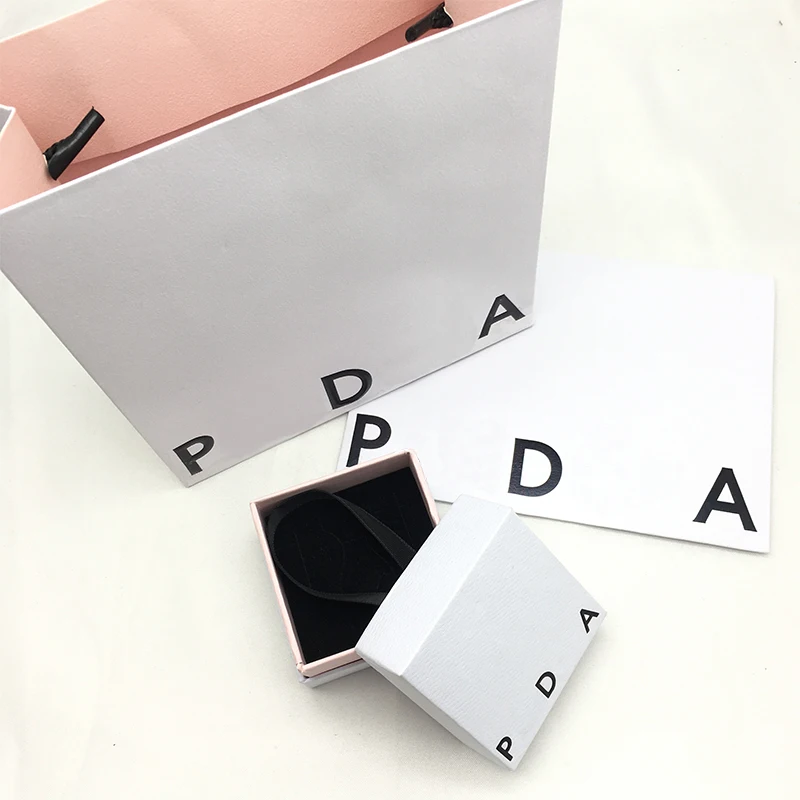 

2022 New Fashion Jewelry Tote Bag White Envelope Bead Box Ring Box High-end Luxury Jewelry Brand Packaging Box Gift