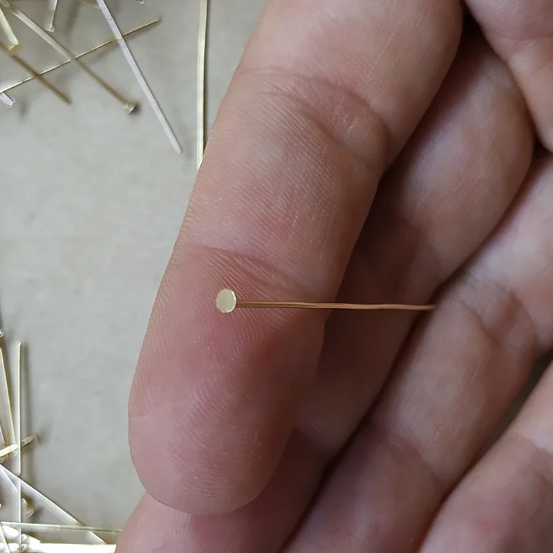 Ювелирная фурнитура сделай сам 70/100гр пустые плоские круглые серьги-гвоздики