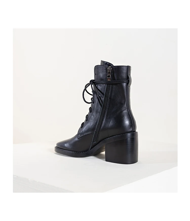 Мотоциклетные ботинки женские винтажные боевые осенние в стиле панк и готика