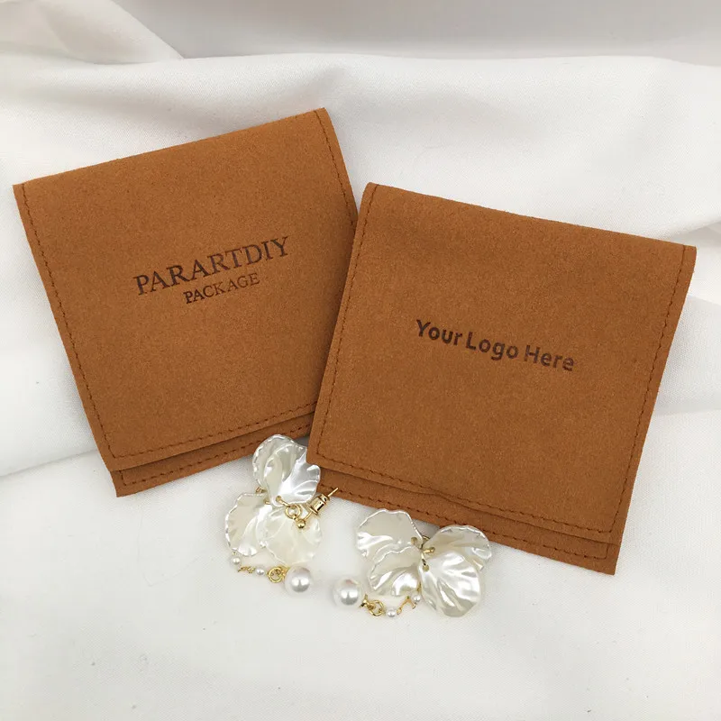 50 шт. персонализированных ювелирных сумок с логотипом на заказ, подарочные микрофибровые сумки, бесплатная доставка.