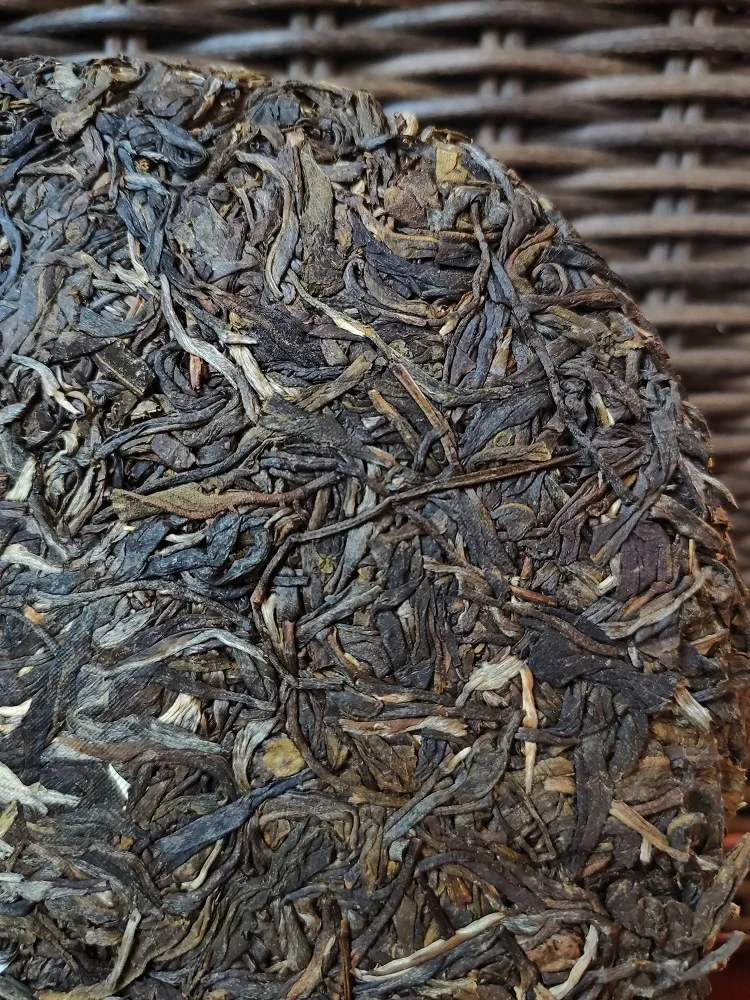 Tea Puer shen puer Шен Пуэр Зеленый Юньань Bulan Shan Gu Shu ГУ И &quotКороль дерева&quot 357 гр. tea -