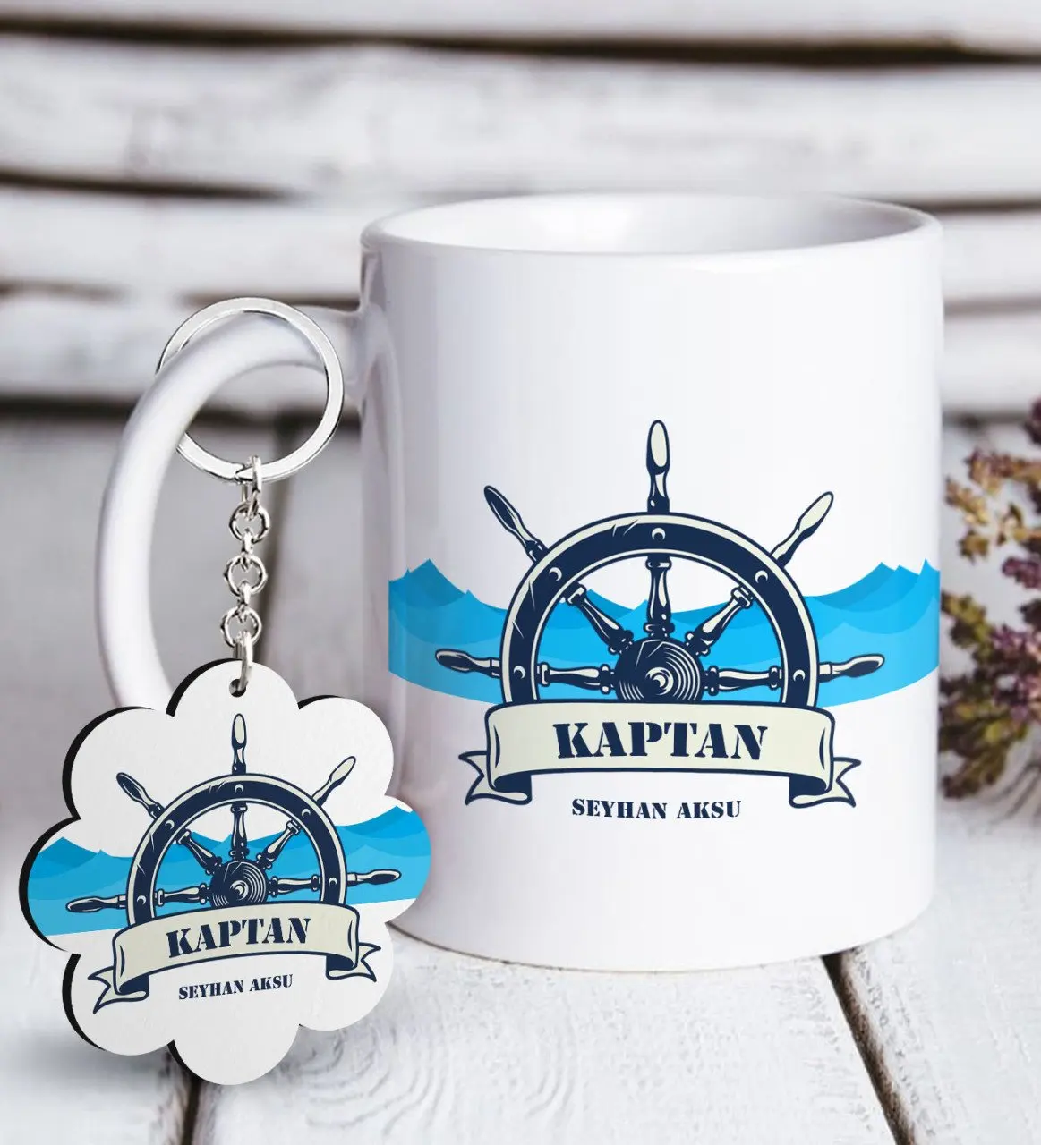 

Персонализированная профессиональная белая кружка Captain и брелок в подарок
