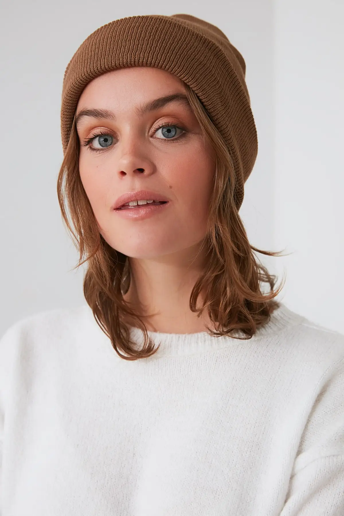 Берет сиреневый с верблюдом 2 фута |