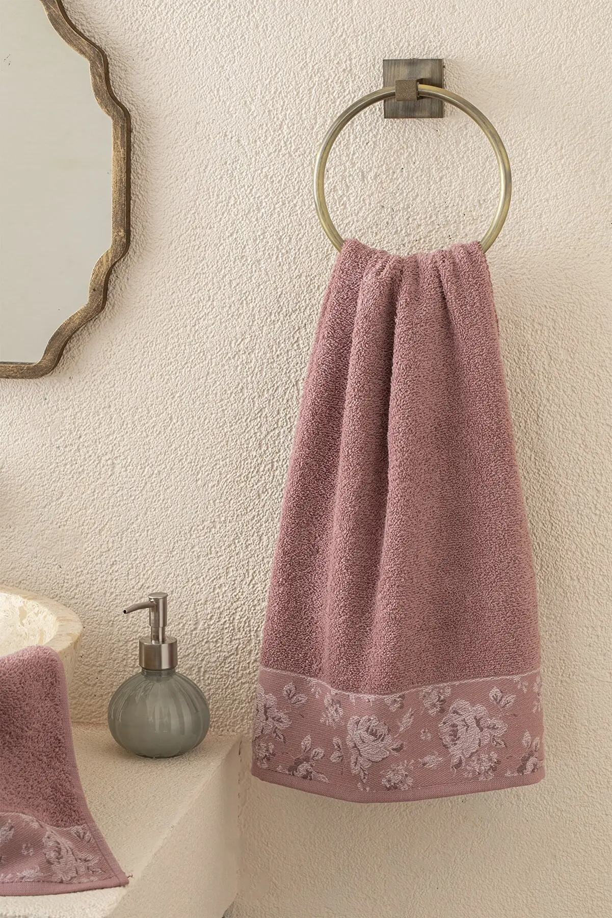 

Face Sheet Towel Cotton absorbent and soft to the touch 50x76 cm embroidered