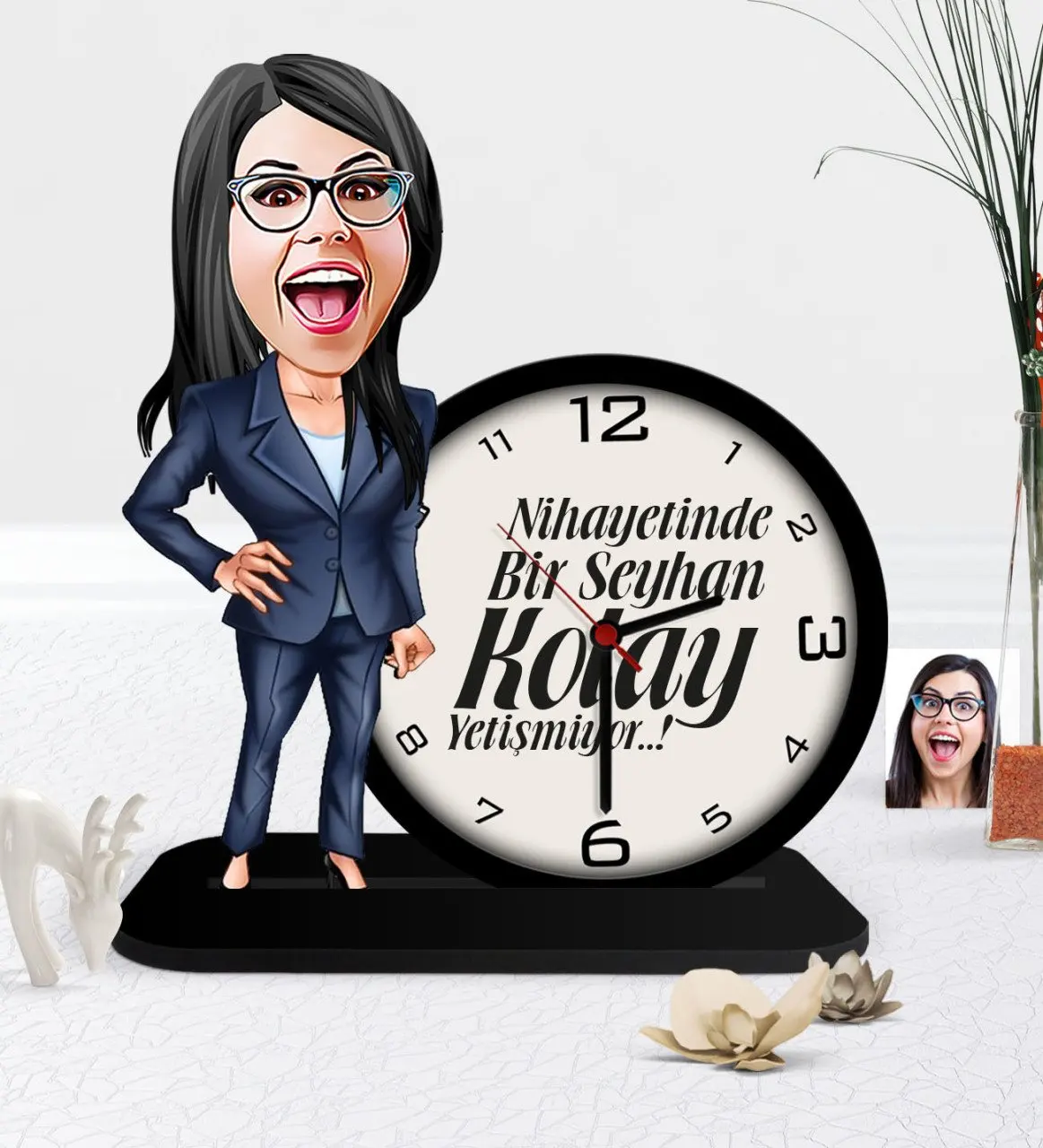 

Personalized Women 'S Easy Grow Caricature Of Wooden Desktop clock-3