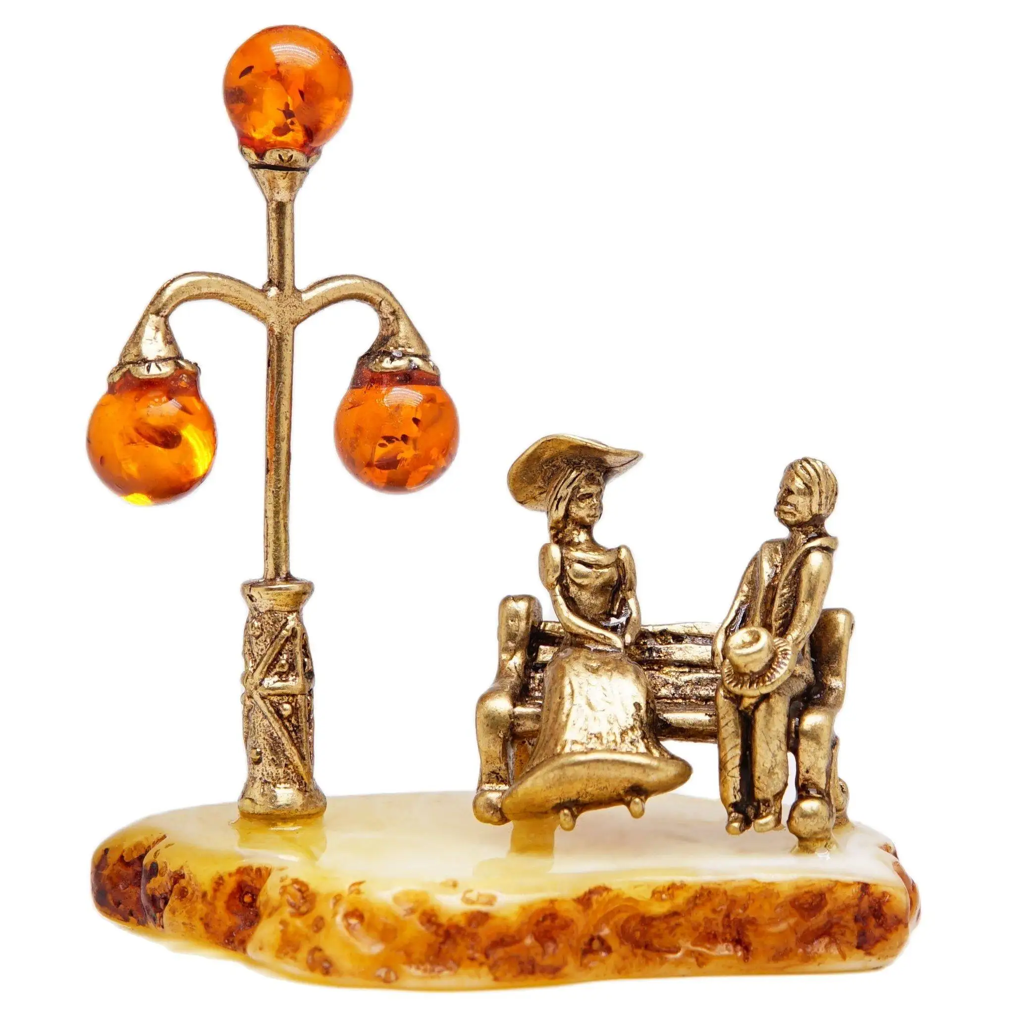Миниатюра фигурка Парочка на скамейке Янтарь Бронза сюжет мужчина и женщина