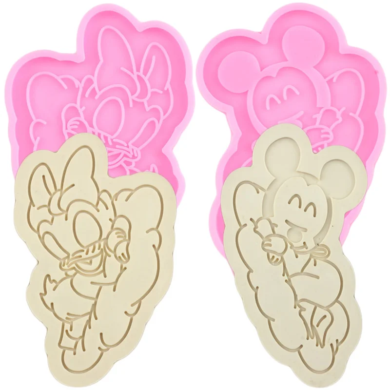 

Disney Mickey Donald Duck Coaster Mold Silicone Keychian Resin Epoxy Jewelry Molds Candy Chocolate Fondant Cake Decorating Tools