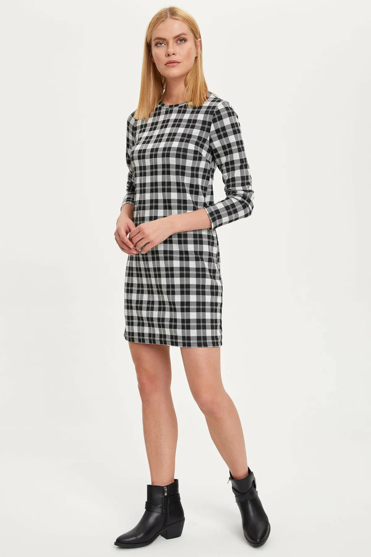 Дефакто женские зимние платья в клетку стильные мини черно белые сетчатые