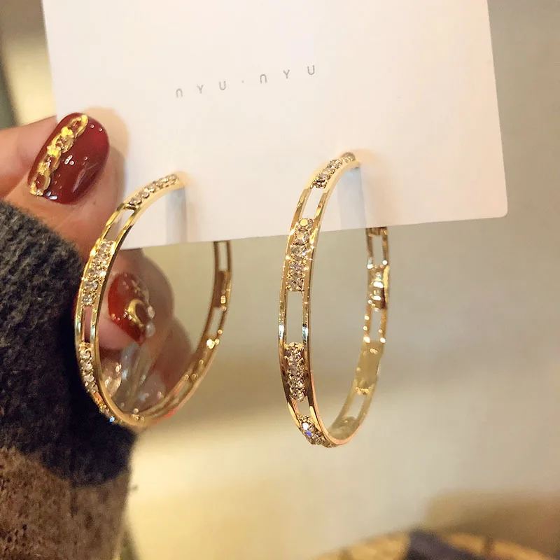 

Golden Round Crystal Hoop Earrings For Women Bijoux Geometric Rhinestones Earrings Statement Jewelry Party Gifts