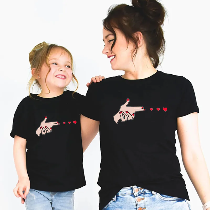 Футболка Mommy and Me Love Heart одинаковые Семейные наряды для мамы и дочки футболка