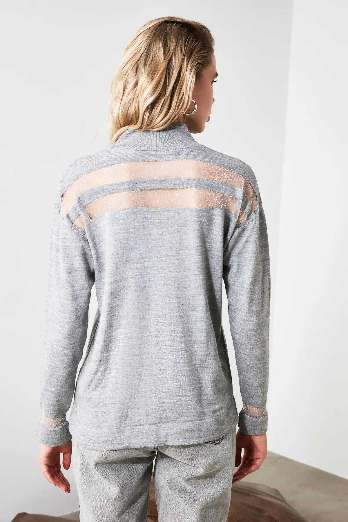 

Trendyol Tulle Detailed Knitwear Sweater TWOAW20FV0046
