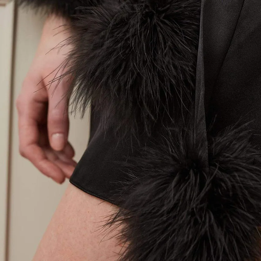 Trendy Black Full Down Feather Women's Robe Boudoir Bridal Robes Knee-Length Dressing Short Gown Solid Feather Sleeve Trim Robes