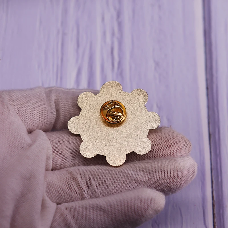 Спиннинг-Eevee эмалированная булавка Радужный Цветочный Брошь Лисичка Красочные