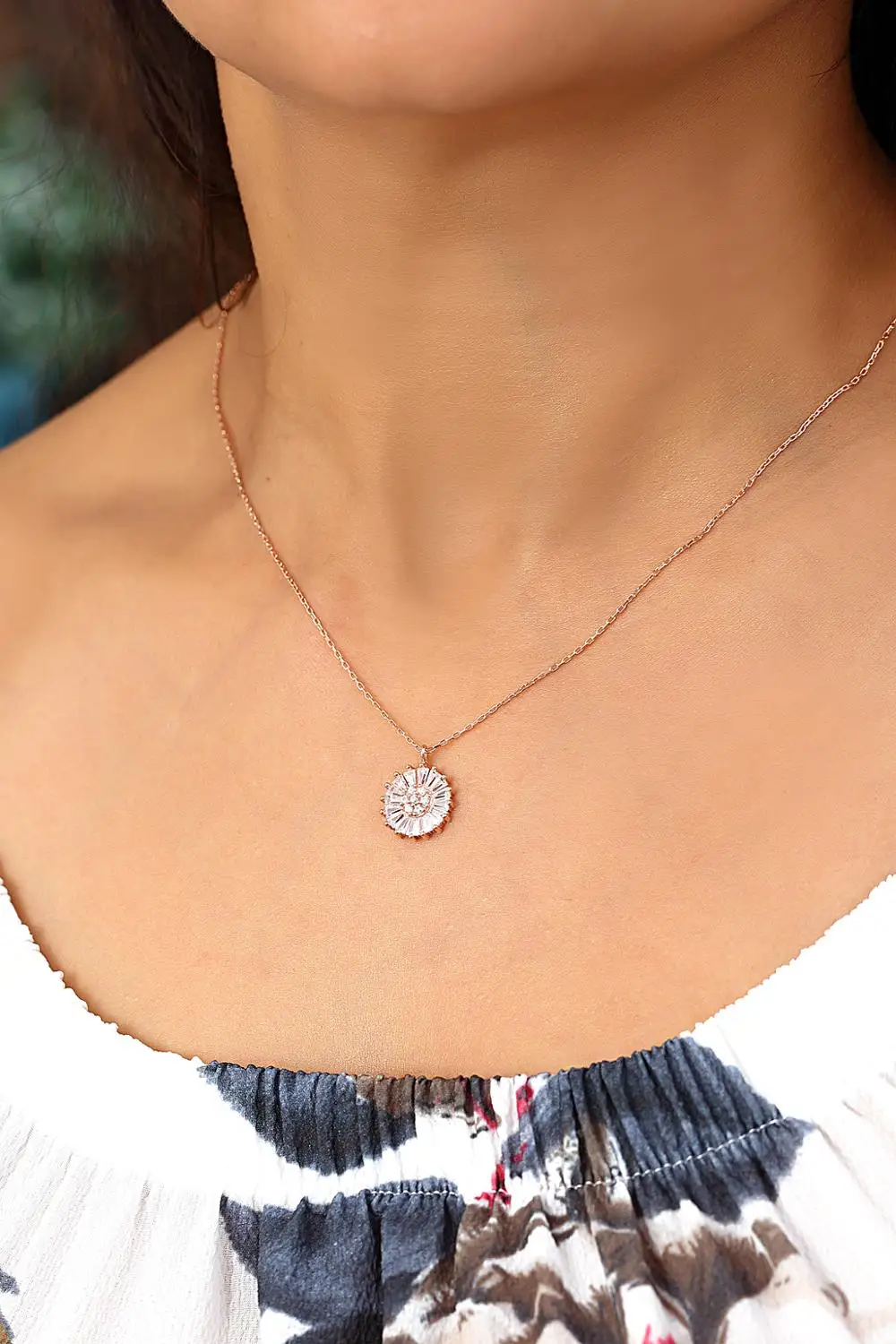 Стильные и новые модные женские ожерелья с цирконием камнями покрытые розовым