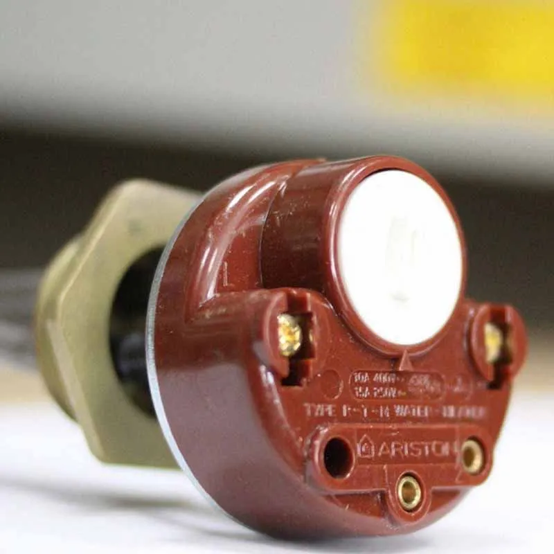 Нагревательный элемент для радиатора с термостатом в комплекте 1500Вт левая