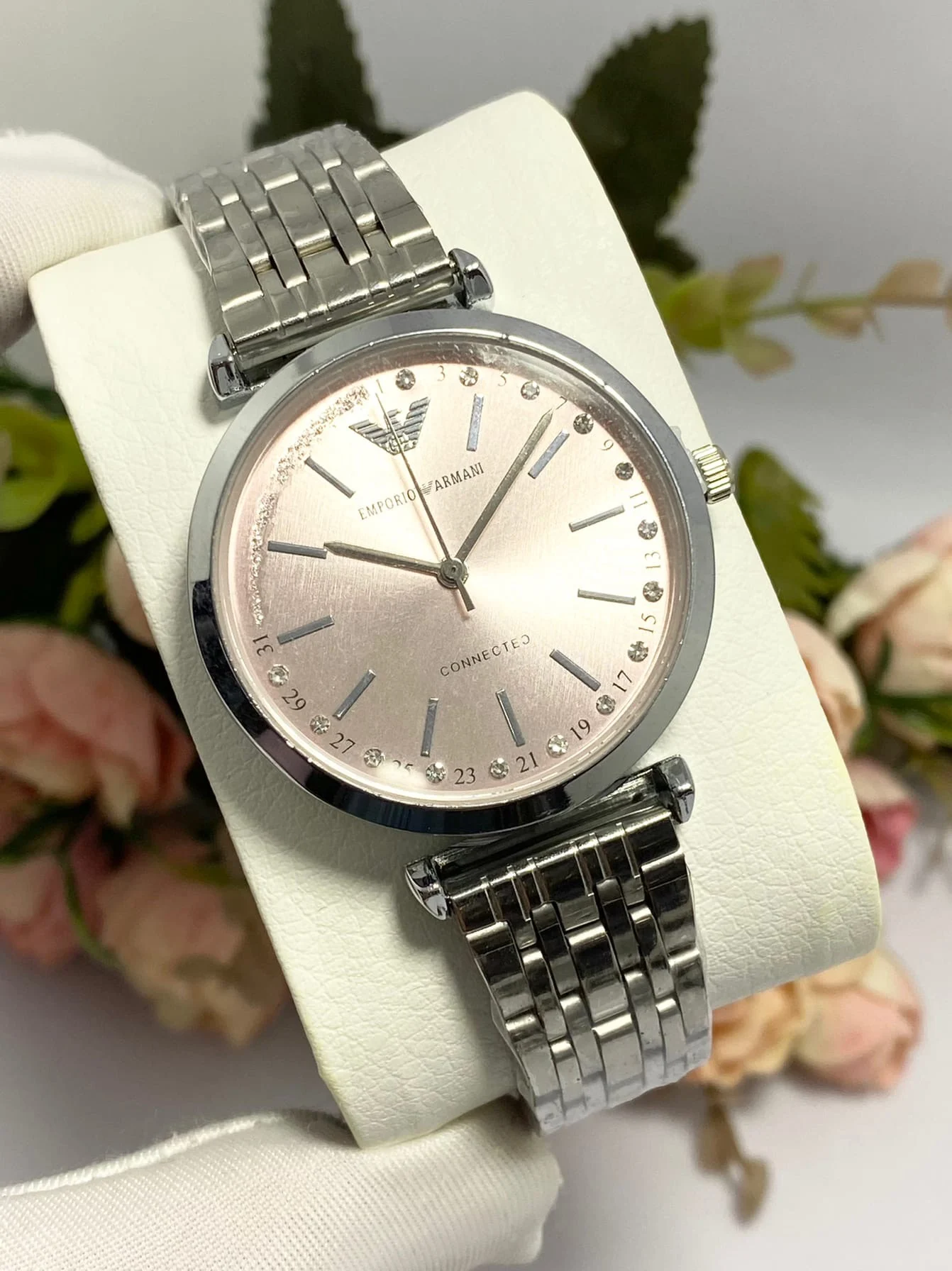 Наручные кварцевые часы |