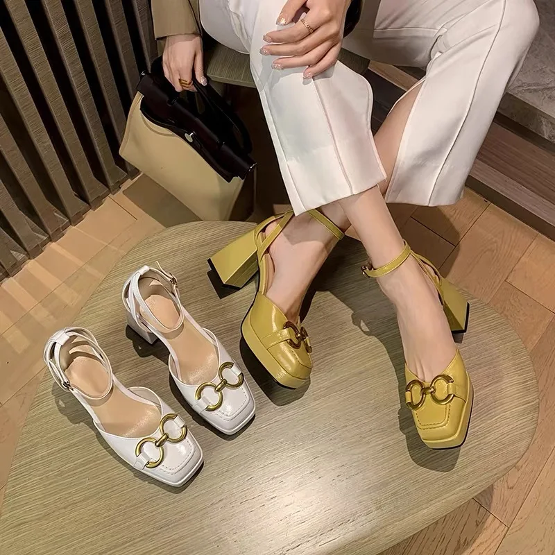 

Hot Selling Retro Outer Wear Square Toe Thick Heels Hollow Out Metal Decoration Sandals for Women
