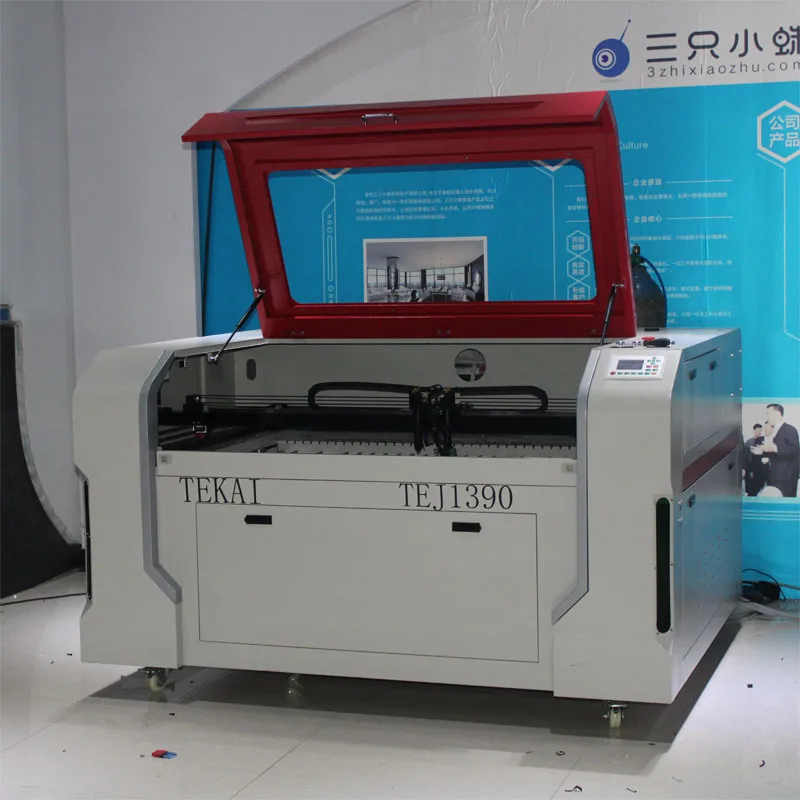 Самая популярная лазерная гравировальная машина для стеклянных стаканов резка и