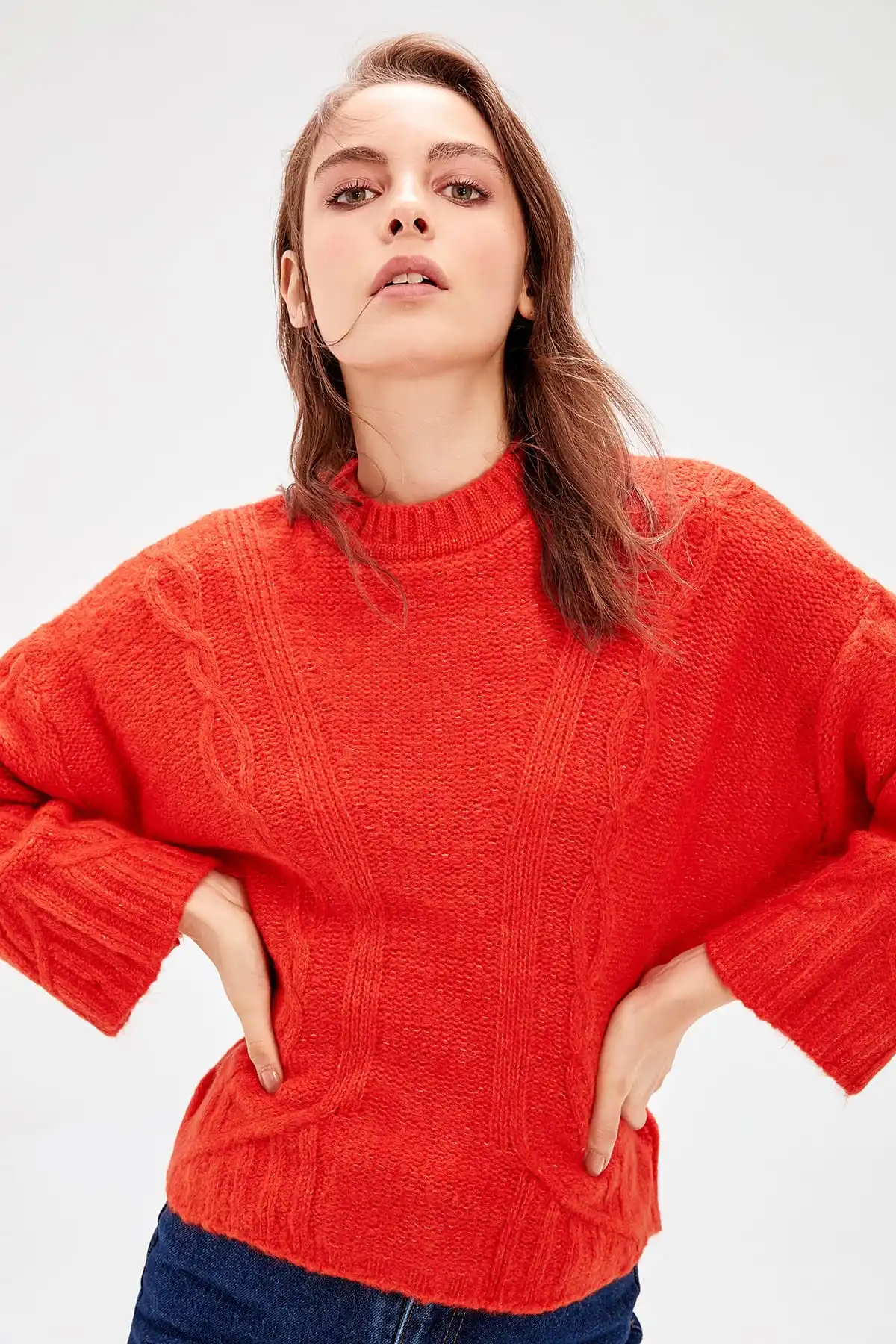 Вязаный свитер с красным ворсом и плетеным велосипедным воротником TWOAW20KZ0529 |