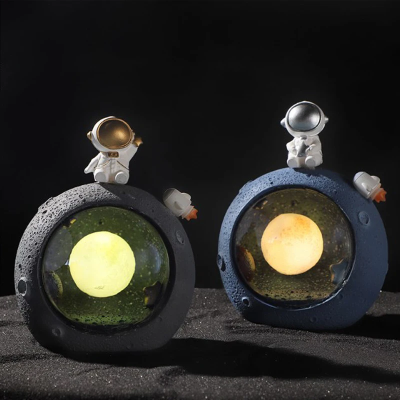 

Creative Astronaut Night Light Ornament Home Desktop Atmosphere Light Bedroom Decoration Children's Holiday Gift Lighting
