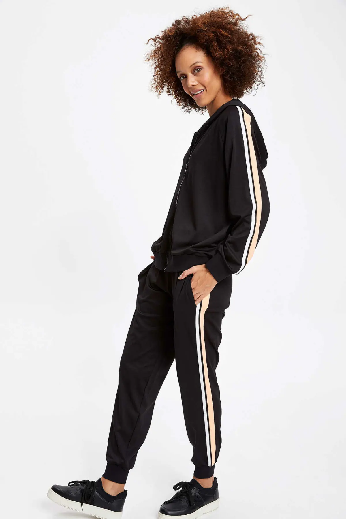 Дефакто осеннее женское модное черное пальто с капюшоном повседневное