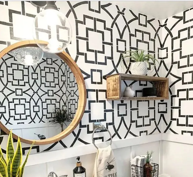 Стильный декор для ванной. Трафареты для стен в ванной комнате. Декор для ванной комнаты на стену. Украшение для ванной комнаты на стену. Декорирование стен в ванной комнате.