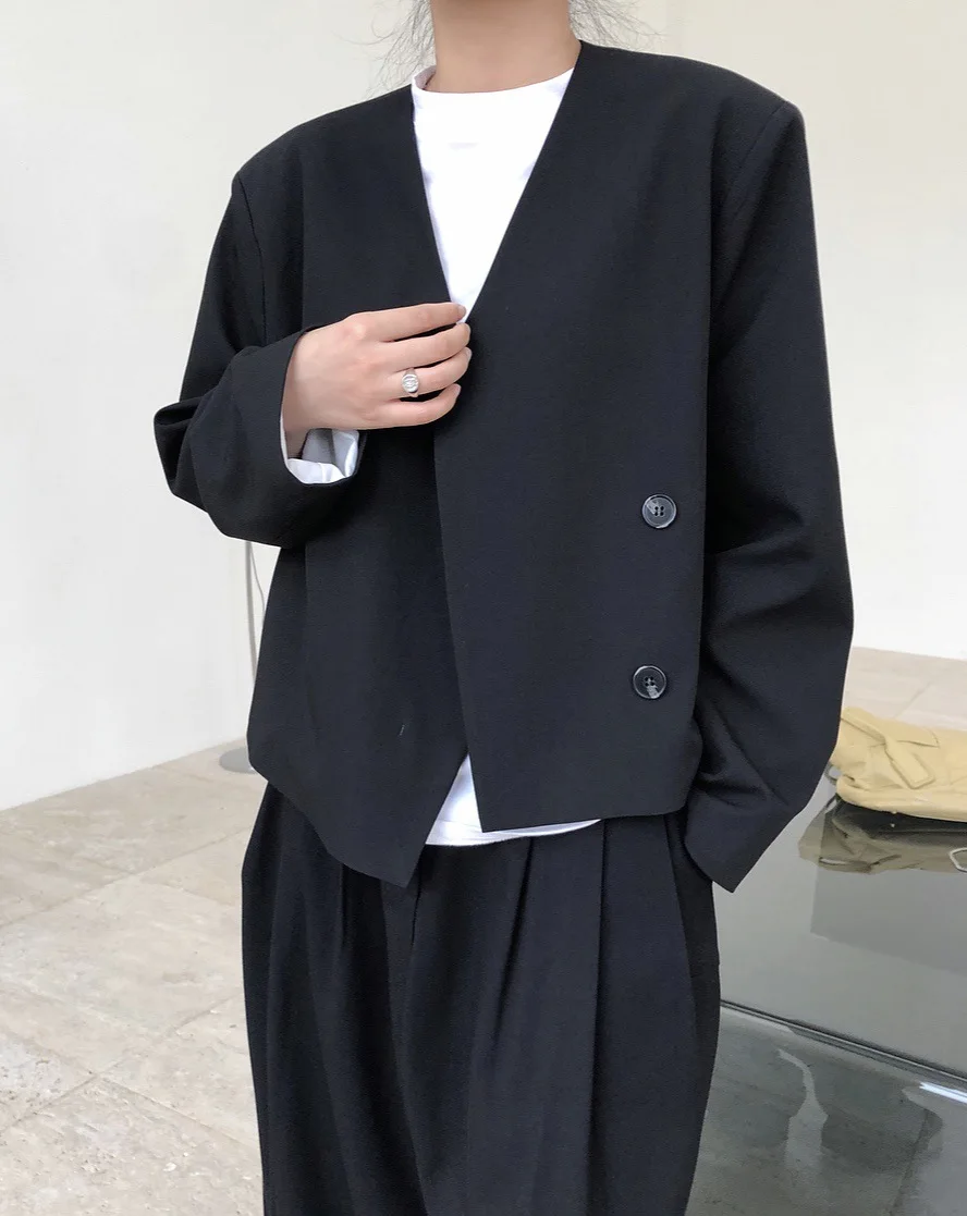 

woman short cotton costume material jacke