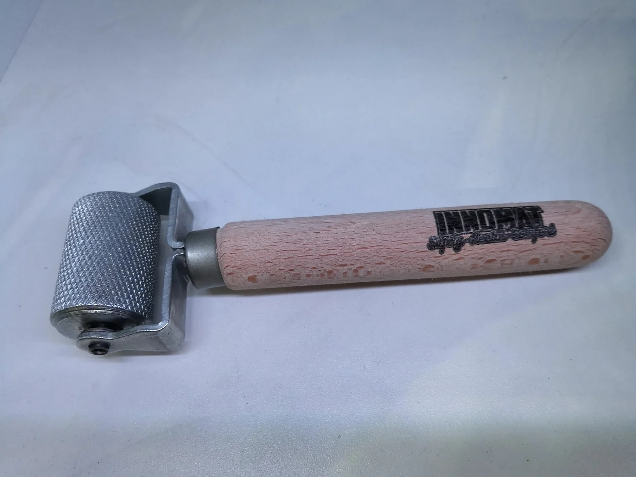 Валик монтажный stp большой. Прикатка шумоизоляции. Прикаточный ролик aura vdt-p501. Валик раскаточный для шумоизоляции stp. Ролик прикаточный forsthoff арт.