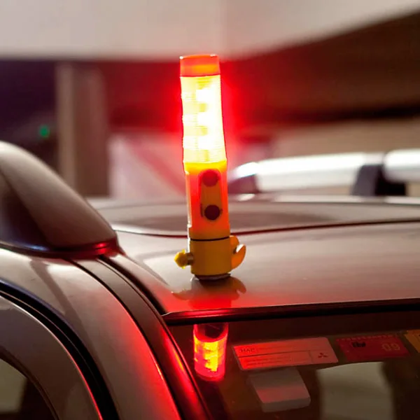 Многофункциональный светодиодный фонарь с аварийными аксессуарами 143608|Уличные