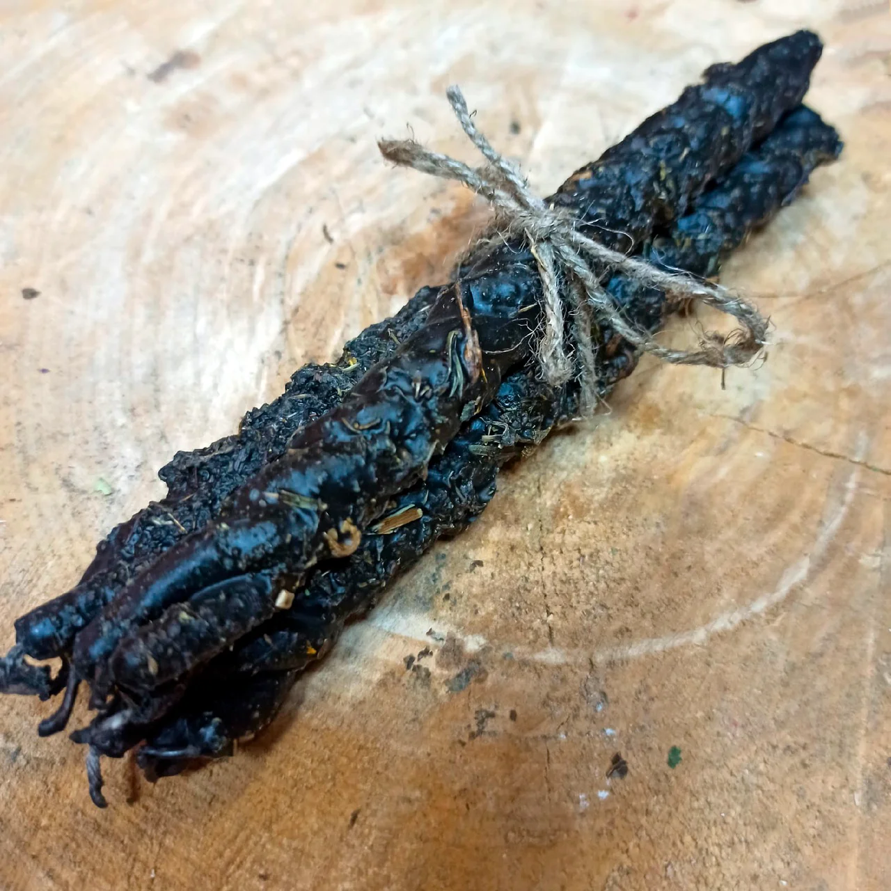 свеча от сглаза. свечи восковые от порчи от сглаза. свечи от сглаза и порчи травами. свеча от сглаза. черные магические свечи.