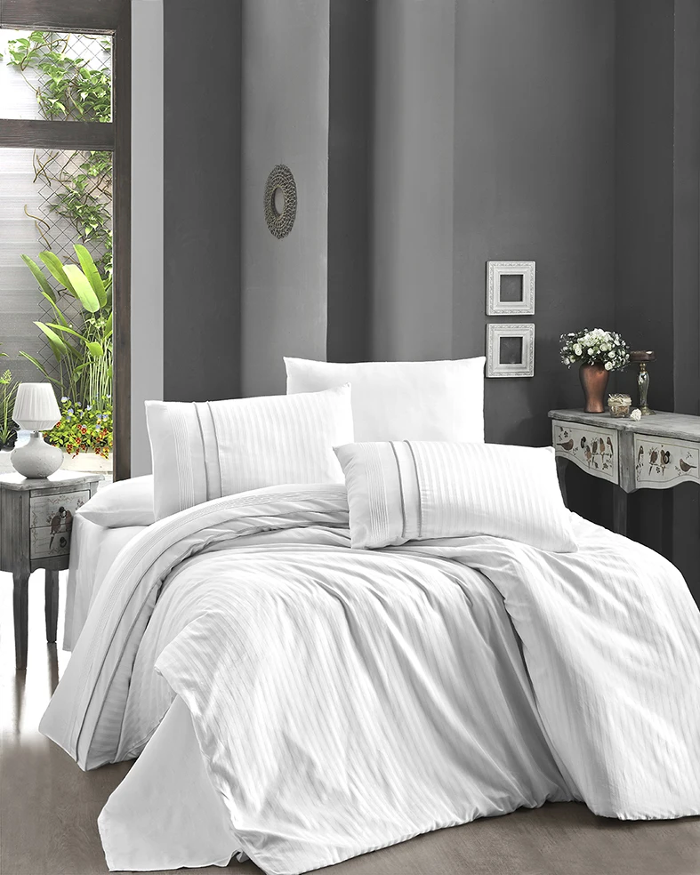 

Maxhomen Pinstripe White Duvet Cover Set