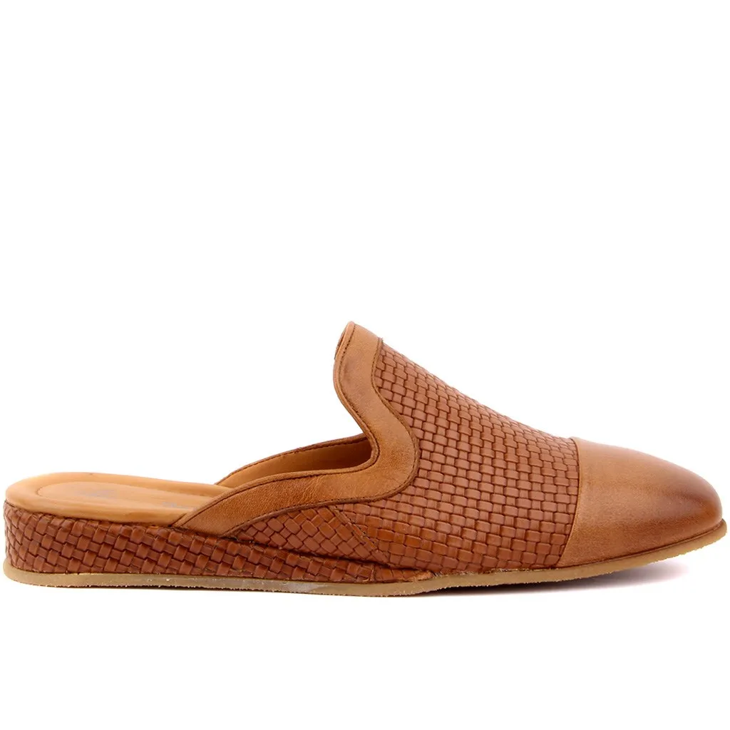 

Sail Lakers-Tan Leather Mesh Reinforcement Male Outdoor Slipper