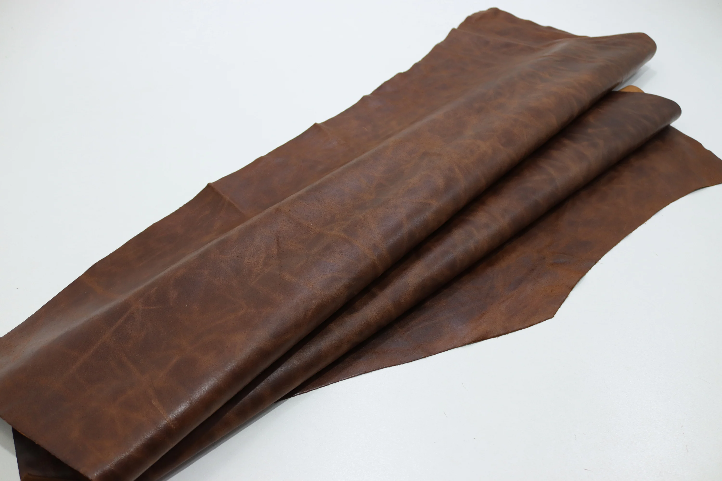 

Натуральная коровья кожа коричневый 1,1 мм дубленая кожа готовые изделия бумажник сумка для одежды держатель для карт