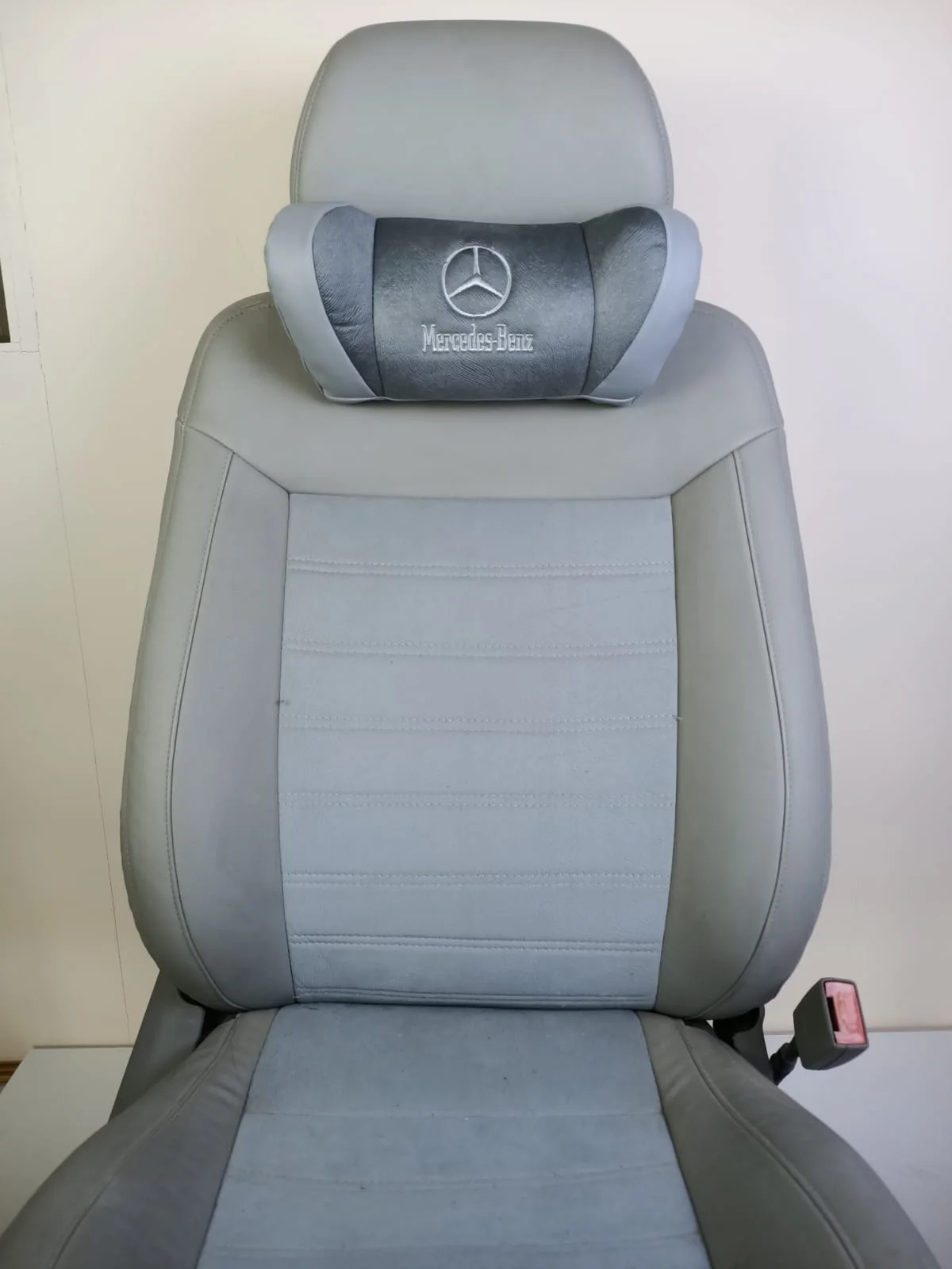 

Car Neck Pillows PU Leather Foal Fabric Head Support Breathable MERCEDES-BENZ Protector Headrest Cushion Easy Install