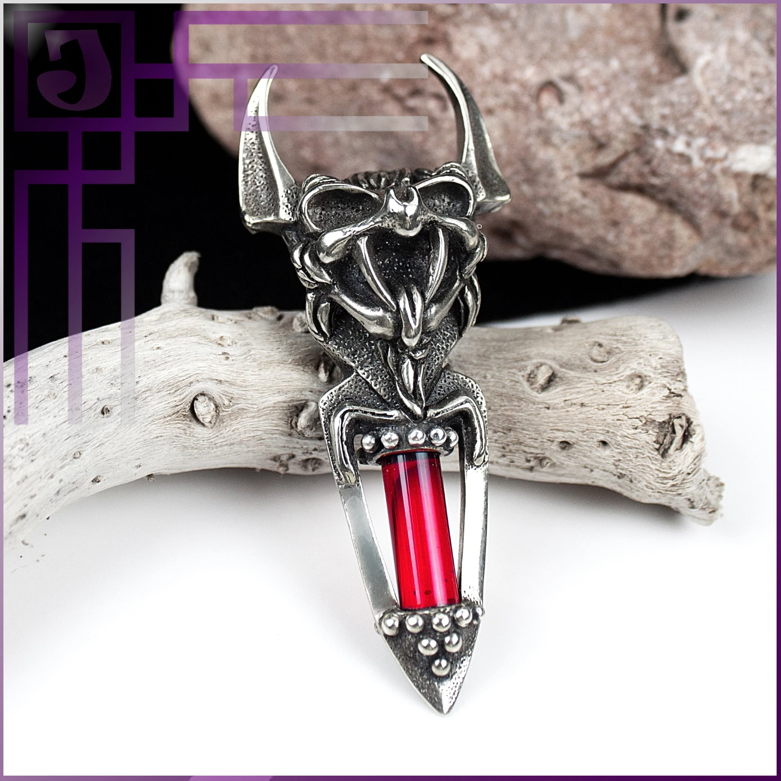 Кулон вампир готическая подвеска кровь вампира красивое объемное украшение с