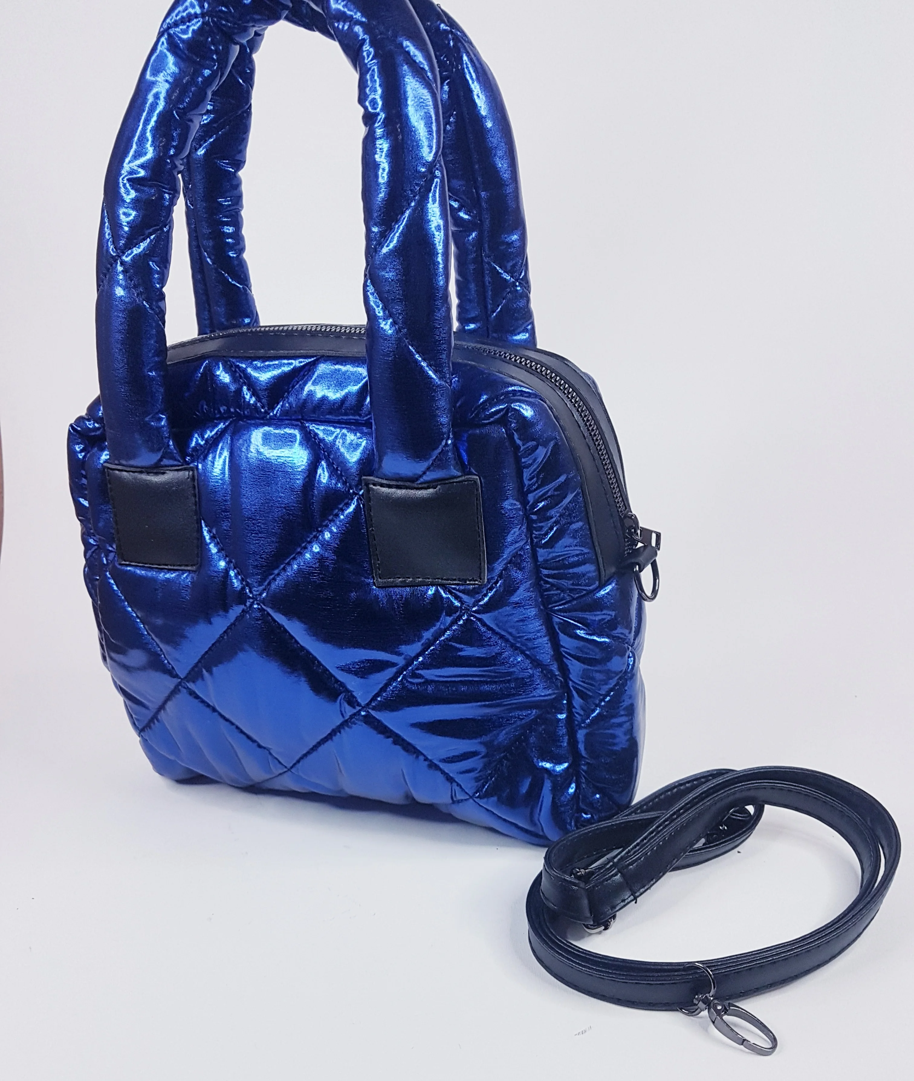

Women Hand and Shoulder Bag