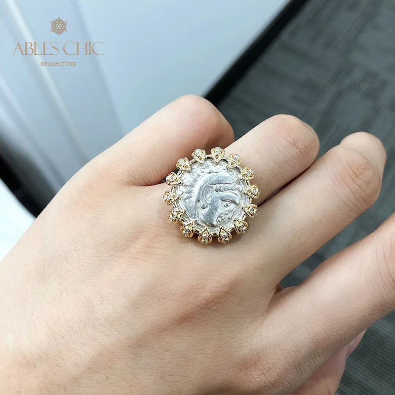 Кольцо из 18-каратного золота с бриллиантами карат