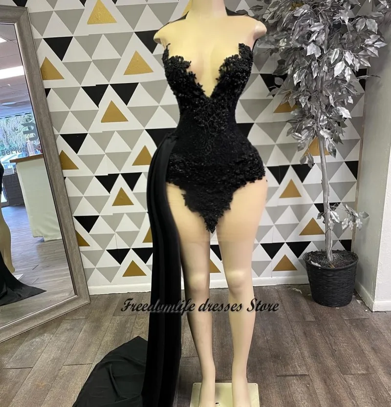 

Cara&Alan Sexy Little Black Prom Dresses Sheer Neck Lace Beading Party Gowns Short Graduations Party Wear