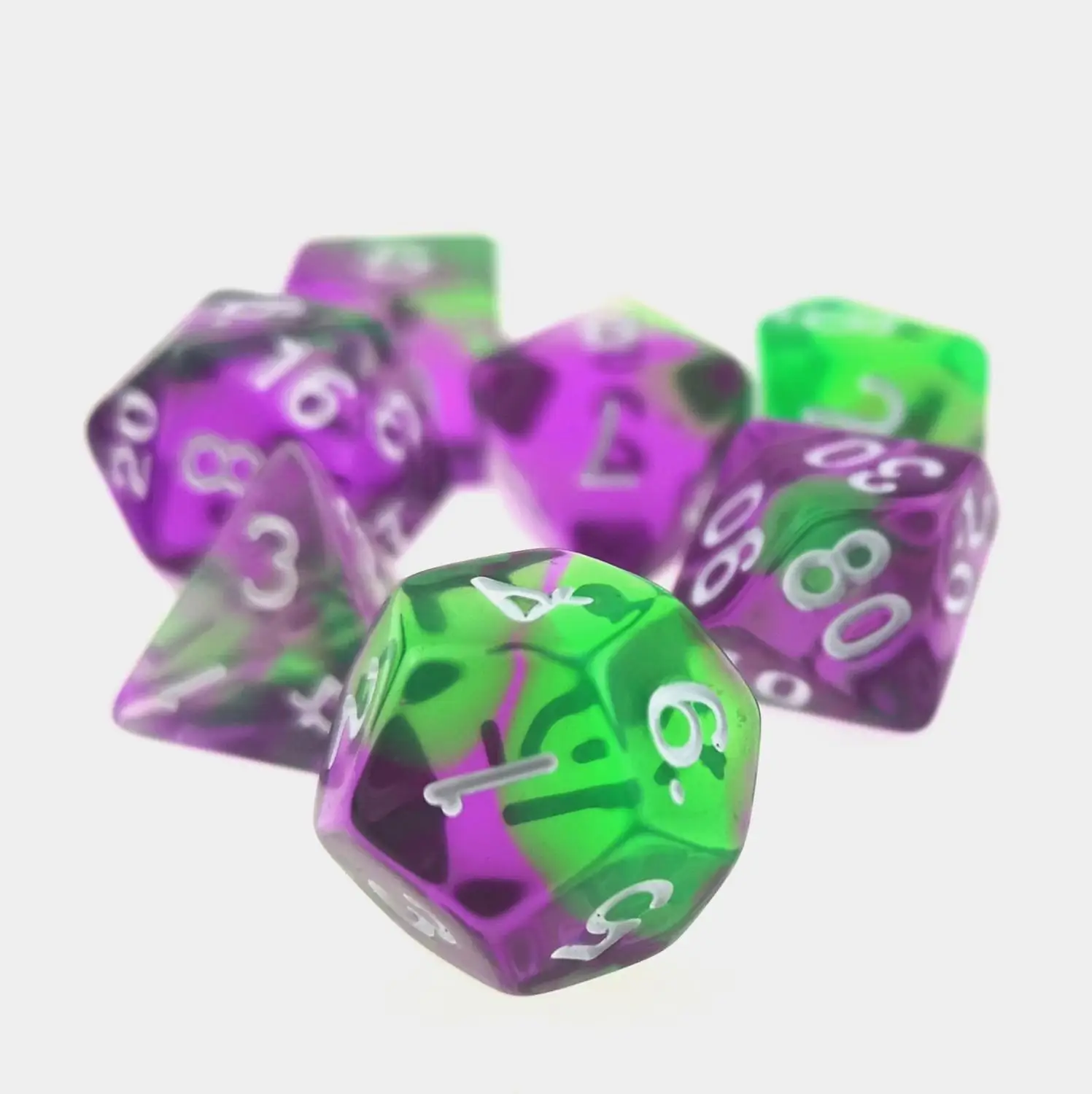 Набор полупрозрачных фиолетовых и зеленых полигедральных игральных костей Rollooo |