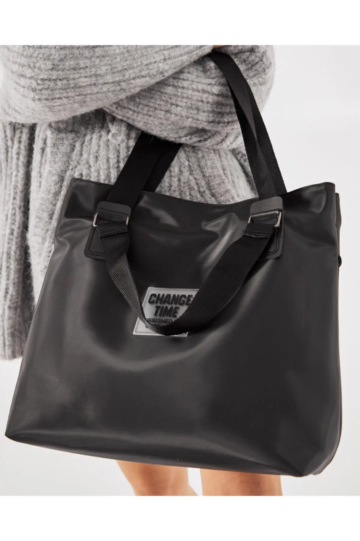 

Women's Black Popped Shopper Shoulder Bag