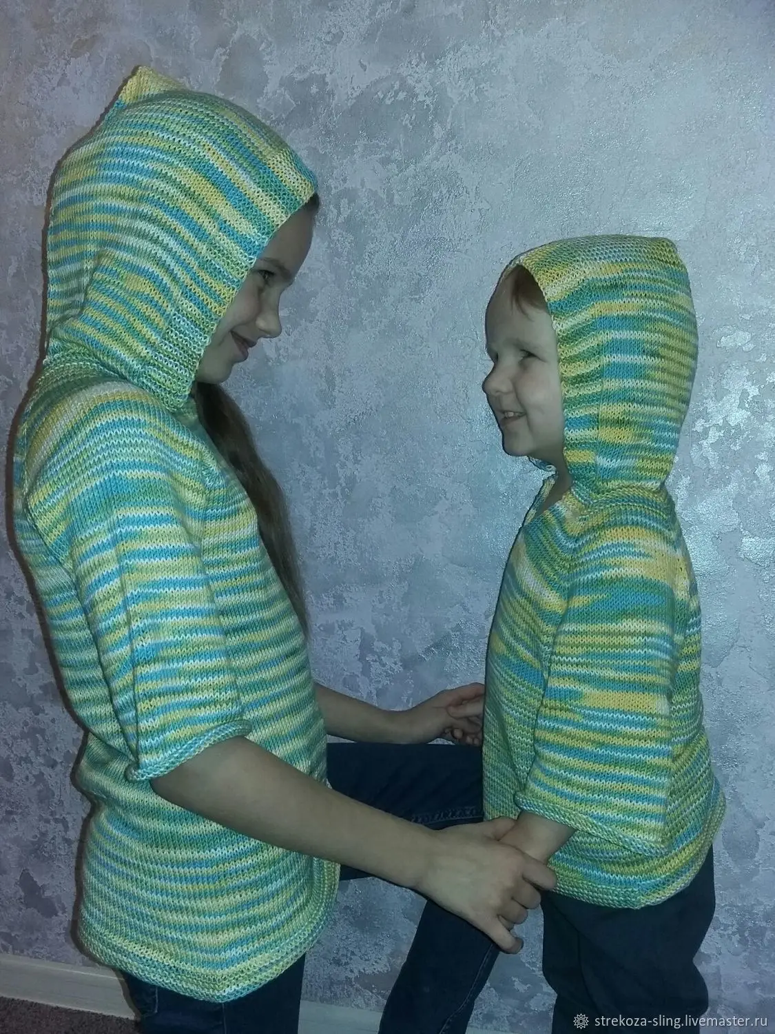 Вязаная футболка с капюшоном Голубая вязаная детская Hooded Knit T-shirt Light Blue Kids |