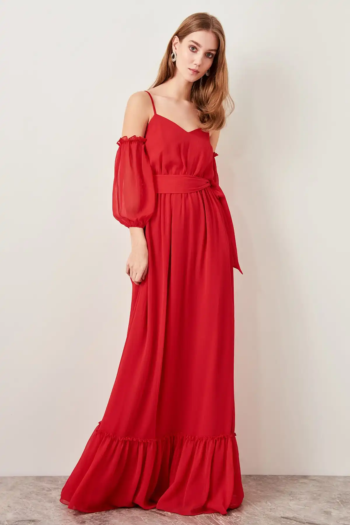 Красное вечернее платье с открытыми плечами Trendyol на TPRSS19FZ0048|Вечерние платья| |