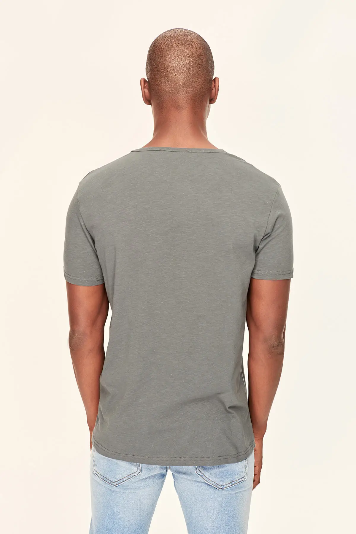 Trendyol Антрацит Мужская футболка Прессер Slim Fit короткий рукав v образный вырез