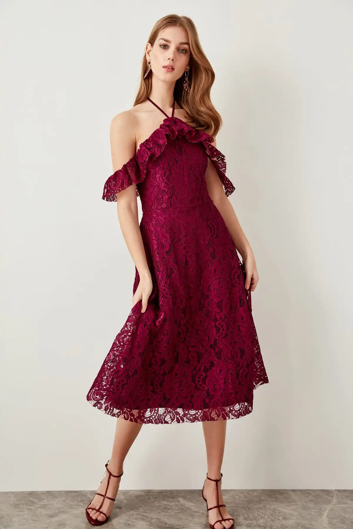 Trendyol Бургундия Холтер Кружева Деталь Платье TPRSS18BK0036 | Свадьбы и торжества