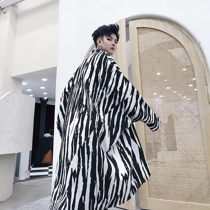 Мужской длинный Тренч в полоску с рукавом летучая мышь Хлопковый тренч принтом